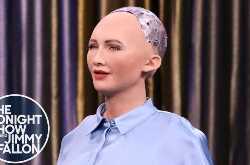  Tonight Showbotics: Jimmy Meets Sophia the Human-Like Robot
