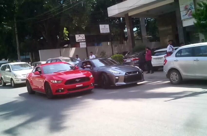  MUSTANG & GTR BLOCKS THE ROAD | RICH LIFESTYLE