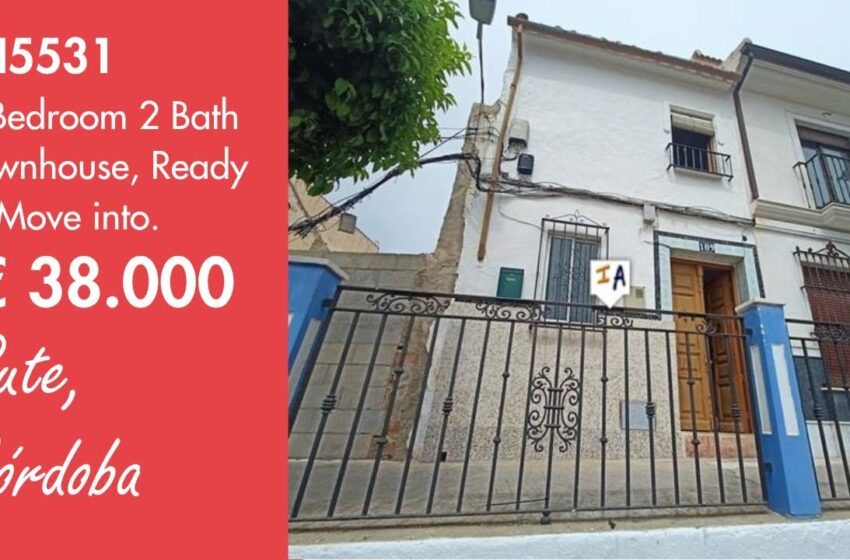  Just 38K, 3 Bedroom 2 Bath Move into Townhouse Properties for sale in Spain inland Andalucia TH5531